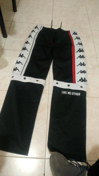 Pantaloni Kappa neri con banda laterale