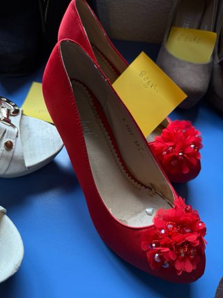 Bolso y Zapatos Rojos