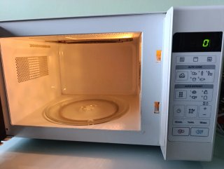 Microondas LG 20L con Grill y Marco