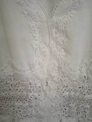 Vestido blanco ZARA con encaje