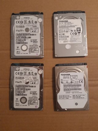 4 x Discos Duros de 320Gb y 2,5 pulgadas
