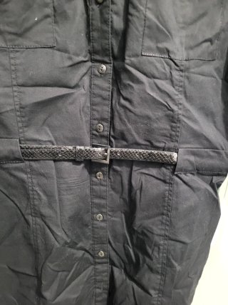 Vestido negro con cinturón