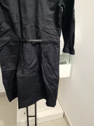 Vestido negro con cinturón