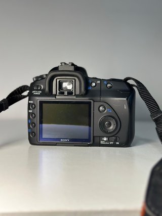 Sony DSLR-a200 Digital Camera Photo Reflex Black