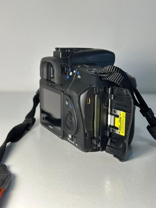 Sony DSLR-a200 Digital Camera Photo Reflex Black