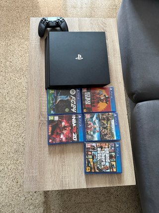 Consola PS4 Pro 1TB Negra + 5 Juegos