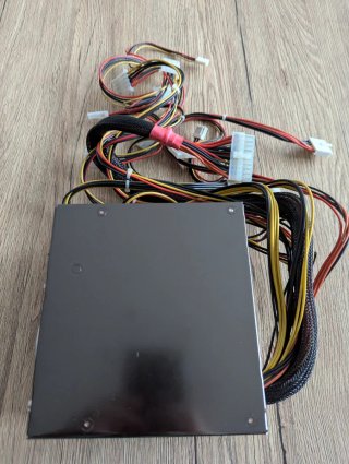 Fuente Alimentación 550W para reparar/piezas
