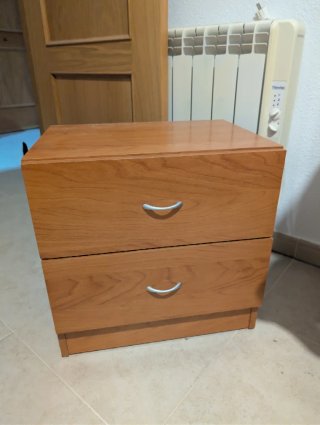 Mesita de noche de madera