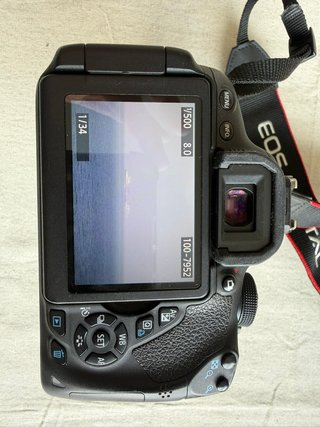 Canon EOS 700D + Lentes 18-55 y 75-300