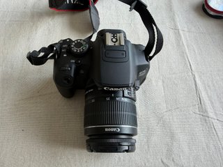 Canon EOS 700D + Lentes 18-55 y 75-300