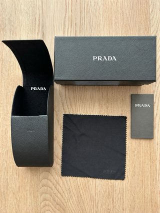 Óculos Prada Pretos