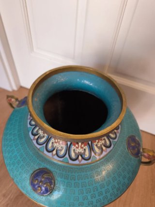 Jarrón Cloisonné oriental antiguo