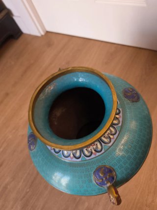 Jarrón Cloisonné oriental antiguo