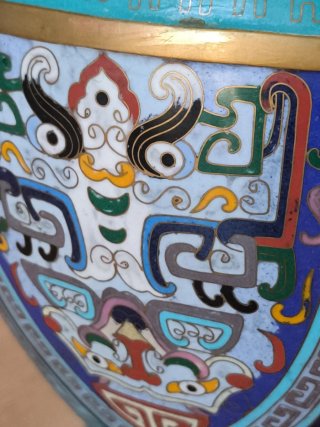 Jarrón Cloisonné oriental antiguo