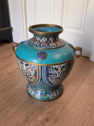 Jarrón Cloisonné oriental antiguo