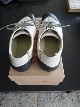 Zapatillas Camper Piel Beige y Negra