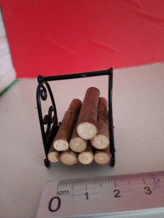 Miniatura leñero para casa de muñecas
