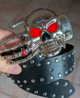 Cintura Punk Goth Teschio Occhi Rossi, cm 110