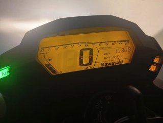 Kawasaki Z125 Negra y Verde