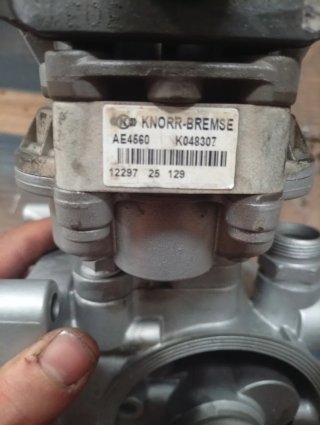 Válvula Moduladora Freno Knorr-Bremse