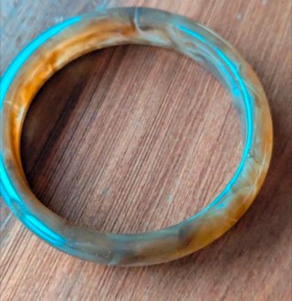 Tre bracciali rigidi effetto tartarugato, diametro