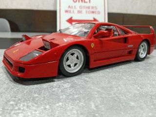 Ferrari F40 1/18