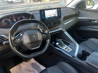 Peugeot 3008 “El SUV que enamora a primera vista"