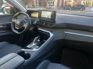 Peugeot 3008 “El SUV que enamora a primera vista"