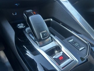 Peugeot 3008 “El SUV que enamora a primera vista"