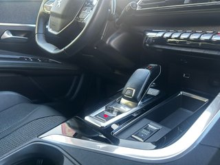 Peugeot 3008 “El SUV que enamora a primera vista"