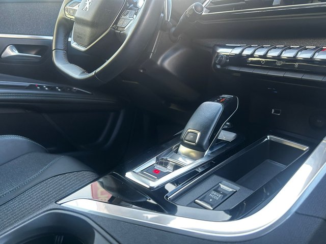 Peugeot 3008 “El SUV que enamora a primera vista"