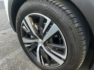 Peugeot 3008 “El SUV que enamora a primera vista"
