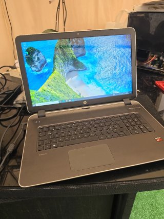 HP Pavilion AMD A8 8GB RAM BeatsAudio