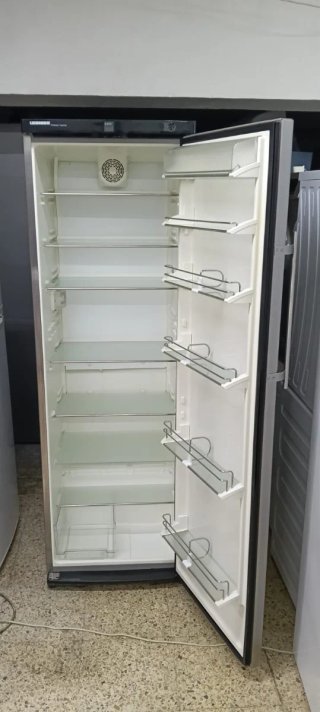 NEVERA DE UNA PUERTA LIEBHERR NO FROST