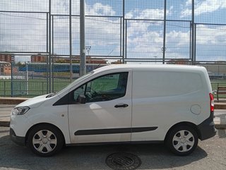 Ford Transit Courier 2021