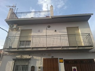 ALQUÍLO 3 HABÍTACÍONES EN ALHENDÍN