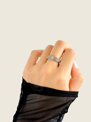 Anillo SERA Plata de Ley 925 Ajustable