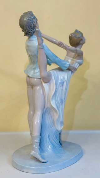 Figura Lladró “ Paso de dos” n12.