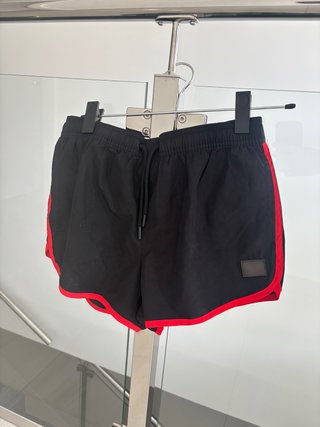 Bañador niño negro y rojo