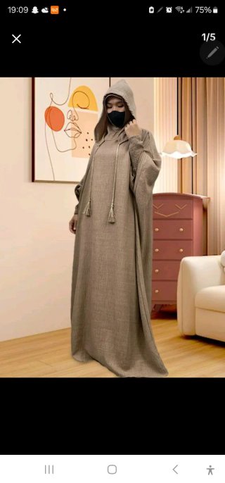 Vestido con capucha beige talla M