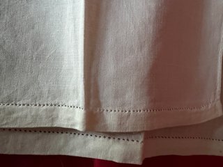 Asciugamani ospite in lino ricamato
