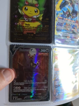 Lote 2 Álbumes Cartas Pokémon (unas 400 cartas)