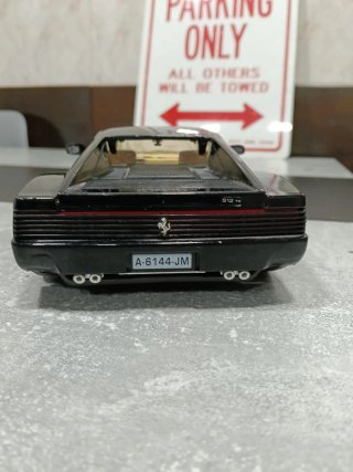 Ferrari 512 Testarossa 1/18