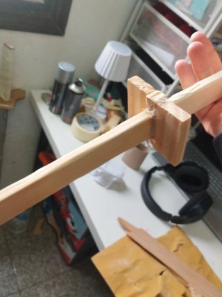 Espada de madera artesanal