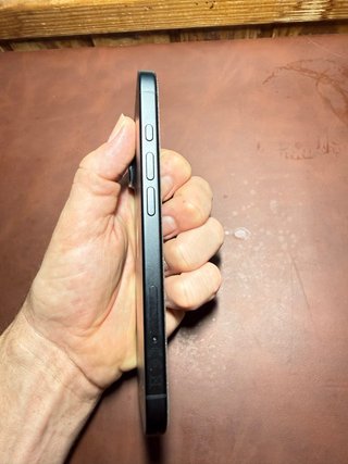iPhone 16  97% Negro Medianoche