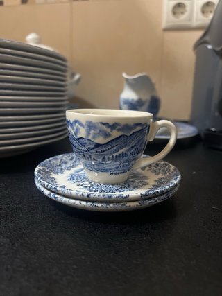 Plato Churchill England Azul y Blanco