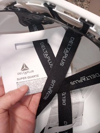 3 Cascos de seguridad Delta Plus. Con mejor comodi
