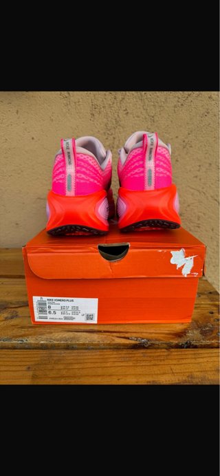 Nike Vomero Plus