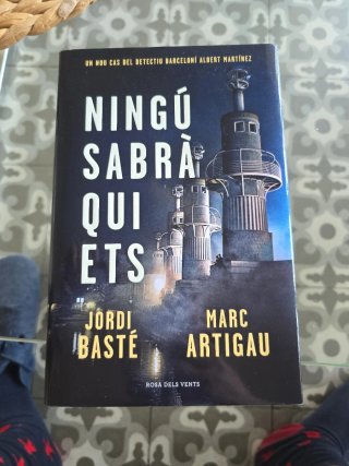 Libro Ningú Sabrà Qui Ets en catalán