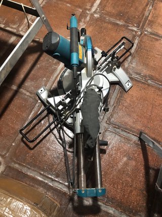 Sierra Ingletadora Makita LS1018L